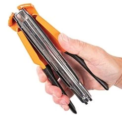 Hog Ring Stapler -Garden-green plant growth care g7 in hand 9.13.23